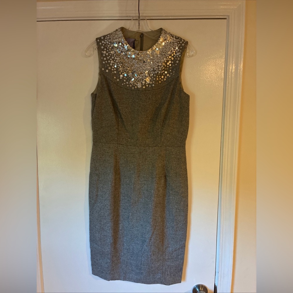 Lavender Label Vera Wang sleeveless gray dress with sequin neckline NWT size 8